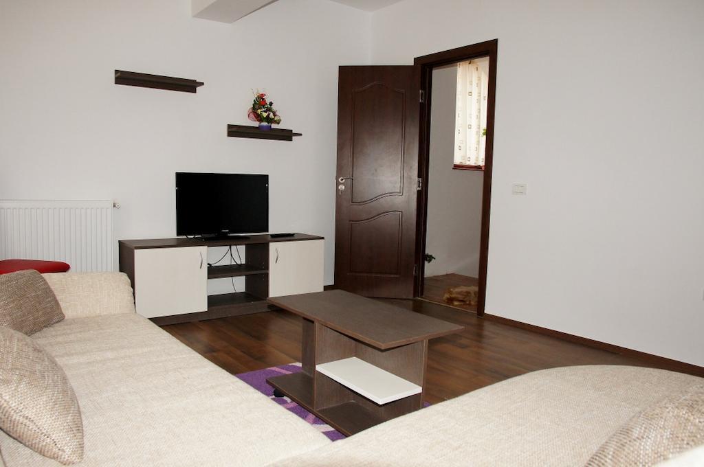 Pensiunea Daria Fundata Habitación foto